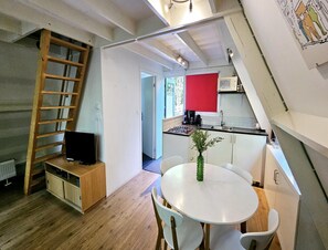 Chalet | Dining - Peaceful Ardennes Getaway for 4 Guests (Durbuy)