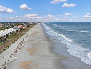 On the beach - The Tennessea Inn - Oceanfront 1BR w/ beach access (Ponte Vedra Beach)