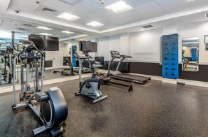 Fitness facility - Modern 1BR perfect for extended visits (New Haven)