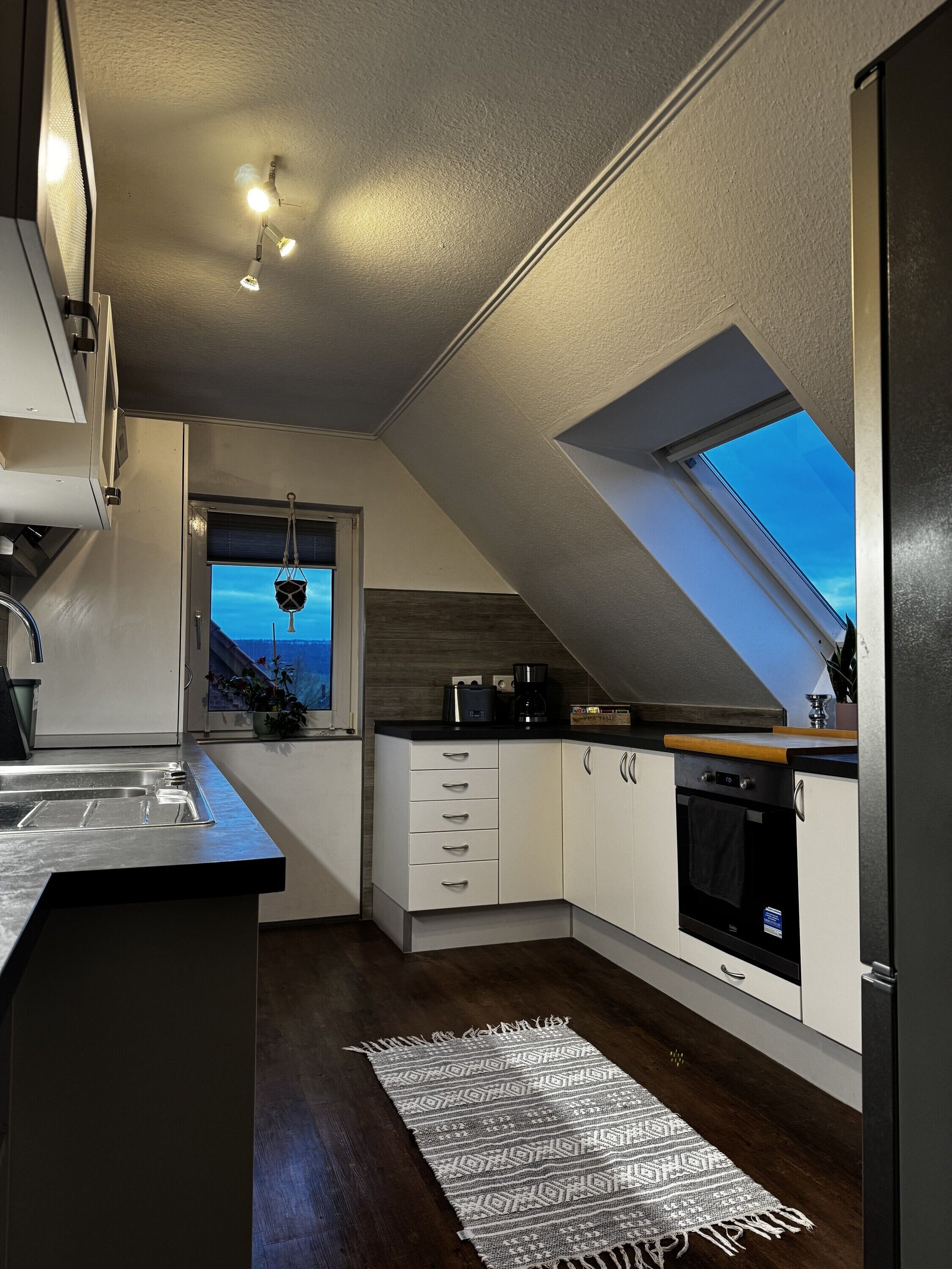 ثلاجة، ميكروويف، فرن، موقد طهي مسطح