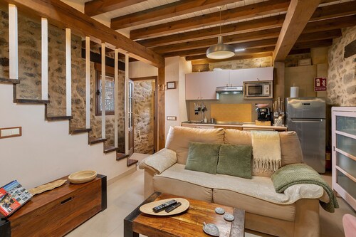 Casa Rural 'Quimera' with Mountain Views and Balcony
