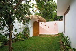 Property grounds - Casa Soulei - Brand new Designer home in Ahangama (Ahangama)