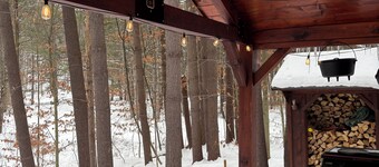 Private, Cozy, Riverfront Cabin, 10 minutes to Lapland