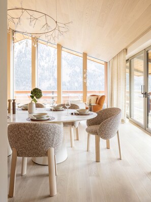 Dining - Chalet Acorn 4 bedroom with SPA (Chamonix)