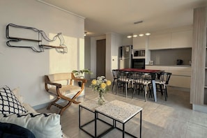 Interior - Reñaca Ocean View: Rooftop Pool, Balcony, In-Unit Laundry, Free Parking (Viña del Mar)