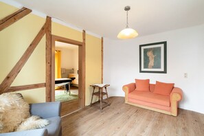 TV - Room 'Ginko' with Shared Garden and Wi-Fi (Sasbachwalden)