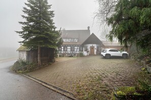 Exterior - Room 'Ginko' with Shared Garden and Wi-Fi (Sasbachwalden)