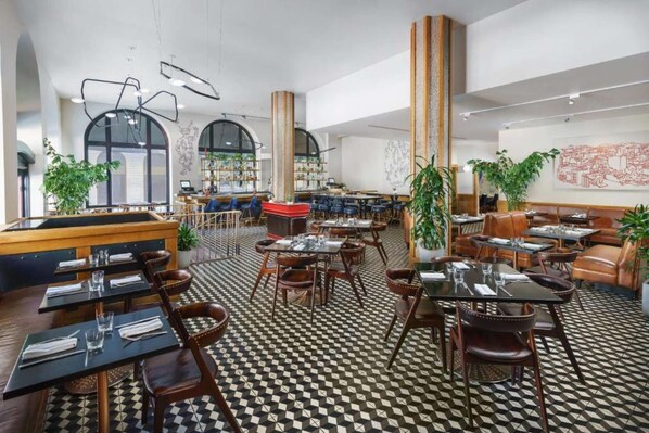 Dining - Union Square Stay | Bar. Restaurant + Gym (San Francisco)