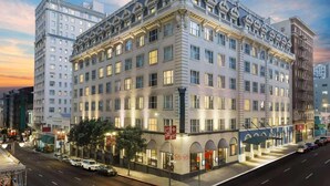 Unclassified image, 5 of 41, button - Union Square Stay | Bar. Restaurant + Gym (San Francisco)
