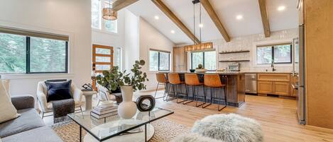 House (4 Bedrooms) | Front of property