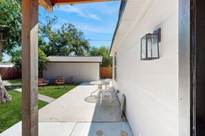 Interior - 4BR Cozy House w/ Kitchen & Great Location (San Antonio)