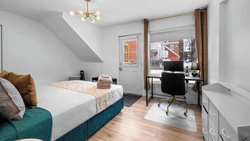 4 chambres, bureau, fer et planche Ă repasser, lit parapluie