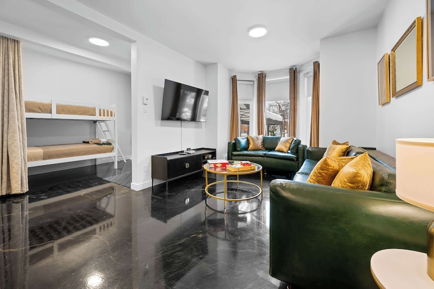 Downtown Stay | 2 Free Parking | Ac | 10 Guests - Quebec City