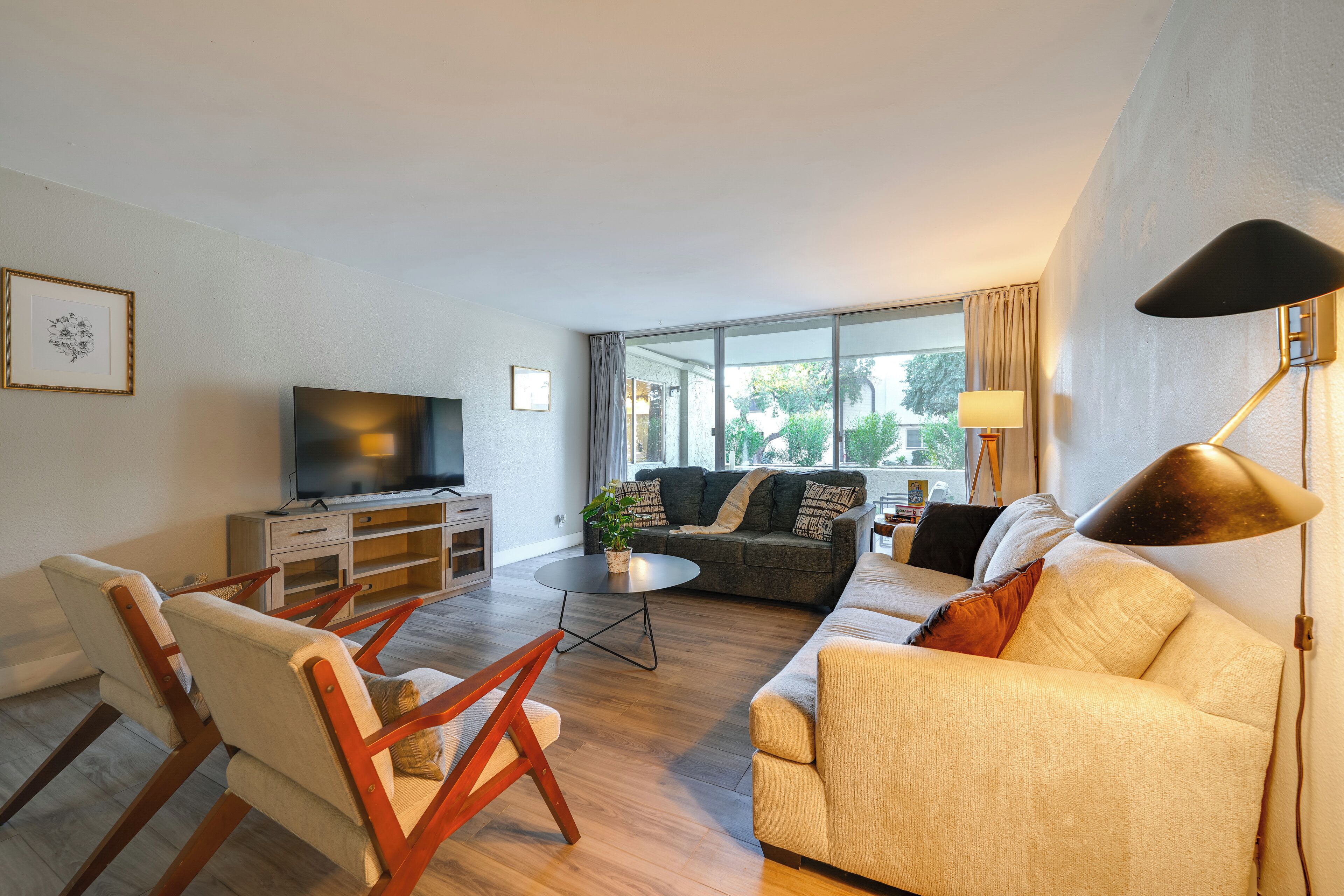 Apartment (2 Bedrooms) | Front of property