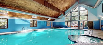 1 BR Mtn Apartment w/ Wood Fireplace & Pool