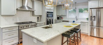 Dog-friendly Yard, 5 Mi to Uptown: Charlotte Home