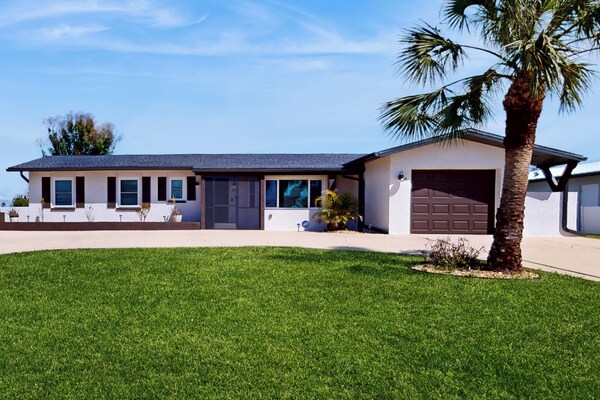 Golf Cart & Heated Pool: Rotonda West Getaway! - Englewood, FL