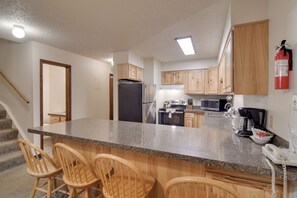 Apartment (3 Bedrooms) | Interior - Shuttle to Winter Park Resort! Group Condo w/ Pool (Winter Park)