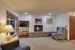Apartment (3 Bedrooms) | Interior - Shuttle to Winter Park Resort! Group Condo w/ Pool (Winter Park)