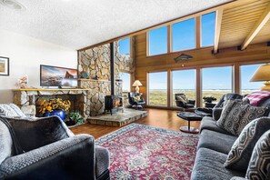 House (4 Bedrooms) | Interior - Fantastic Beach View! Oregon Escape w/ Game Room (Seaside)