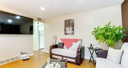 8 Mi to Detroit Zoo: Family Home w/ Game Room