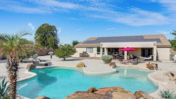 House (4 Bedrooms) | Front of property