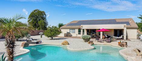 House (4 Bedrooms) | Front of property