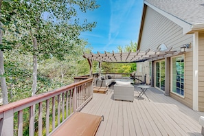 House (3 Bedrooms) | Interior - Hot Tub & Sauna! Outdoor Basecamp in Klamath Falls (Klamath Falls)