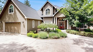 House (3 Bedrooms) | Front of property