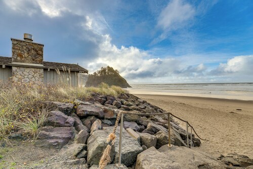 Walk to Neskowin Beach! Creekside Oregon Retreat