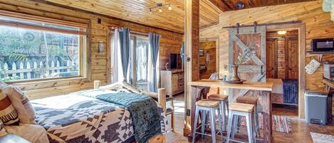 House (1 Bedroom) | Interior