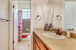 Interior - Extended Wine Country Stay! Cozy Home in Sonoma (Sonoma)
