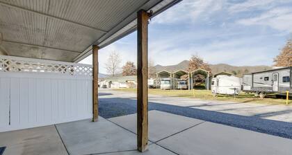 Ski, Hike & Relax in the Smokies! Waynesville Apt