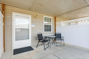 Apartment (0 Bedroom) | Interior - Cozy Couples Getaway Near Cataloochee Ski Area! (Waynesville)