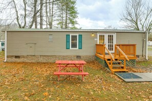 Interior - Near Trails & Slopes! Relaxed Waynesville Retreat (Waynesville)