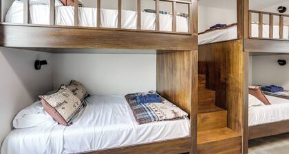 Patio & Parking! Modern Bunkhouse Near Lake Erie
