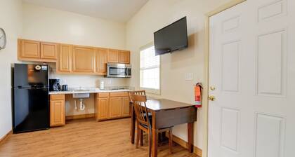 Accessible Waynesville Studio Near Blue Ridge Pkwy