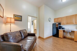 Interior - Accessible Waynesville Studio Near Blue Ridge Pkwy (Waynesville)
