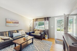 House (4 Bedrooms) | Interior - 4 BR Home w/ Backyard & Steps From the Lake (Shelton)