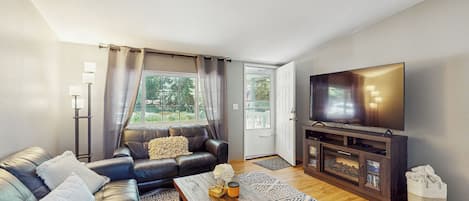 House (4 Bedrooms) | Front of property