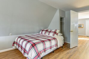 Apartment (1 Bedroom) | Interior - Cataloochee Adventure Hub w/ Family-friendly Perks (Waynesville)