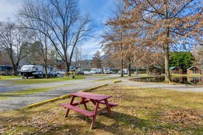Interior - Blue Ridge Getaway! Studio w/ Resort Amenities (Waynesville)