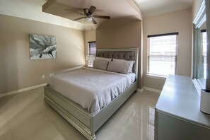 Talo (4 Bedrooms) | Sisätilat