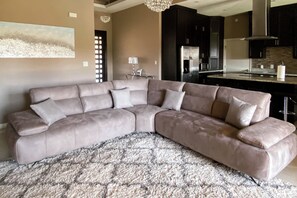 Talo (4 Bedrooms) | Sisätilat