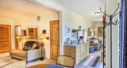 Sunny Downtown Studio w/ Kitchenette & AC