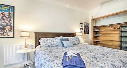 Sunny Downtown Studio w/ Kitchenette & AC
