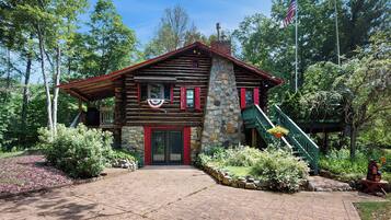 House (2 Bedrooms) | Front of property