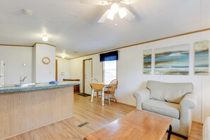 House (1 Bedroom) | Interior - Blue Ridge Base Camp: Resort Cabin in Waynesville (Waynesville)