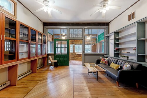 Dog-friendly, Riverfront 10br w/ Games Galore