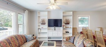 3BR Home Near the Beach w/ Bikes